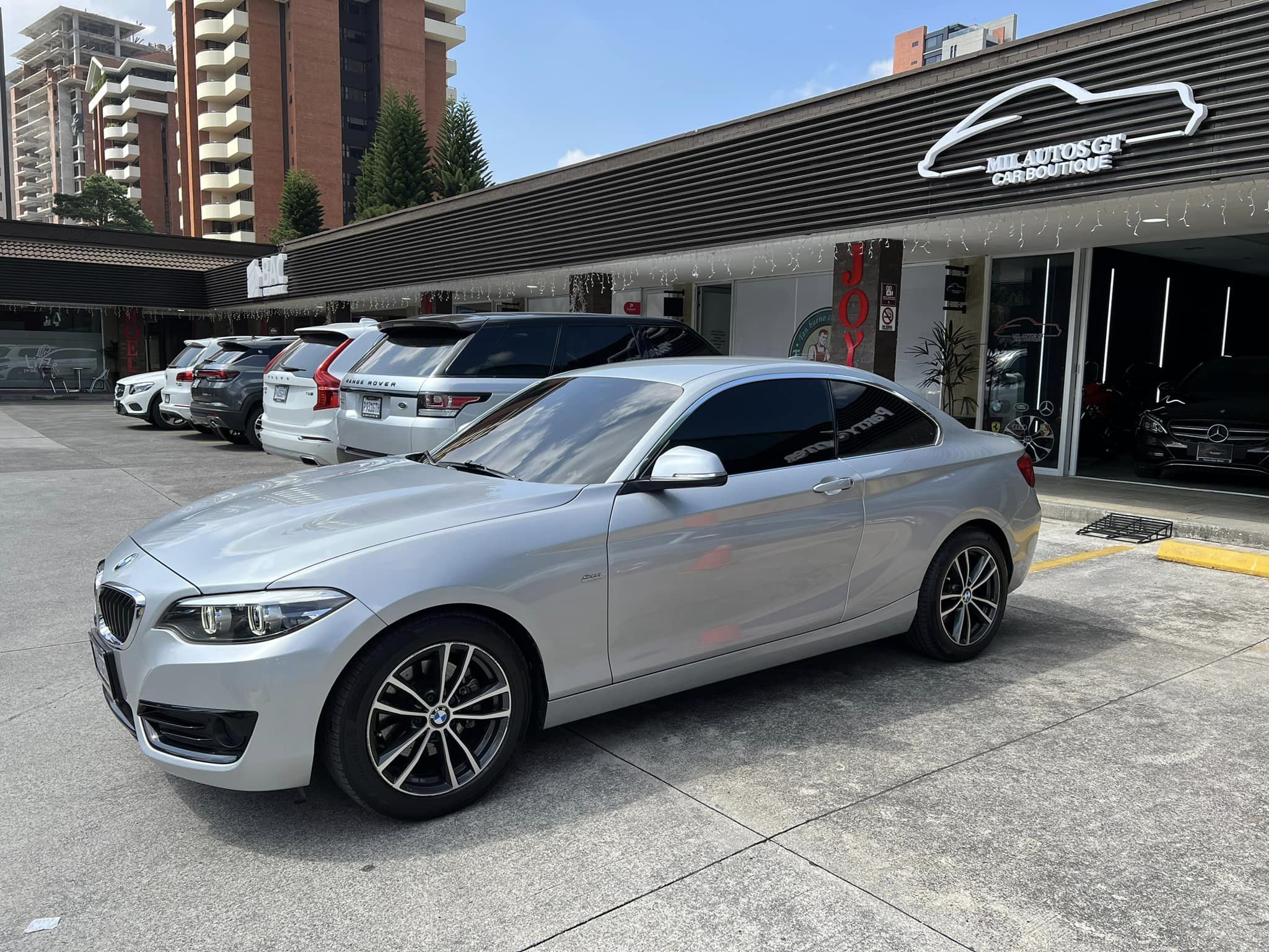 BMW 2020I