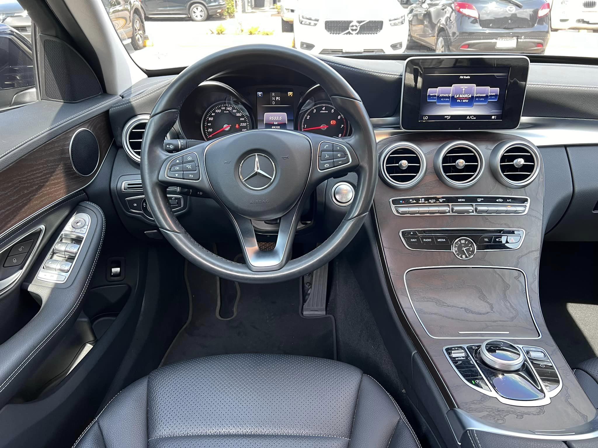 Mercedes Benz (4)